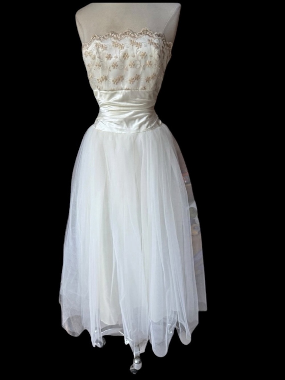 1980s/90s Jessica McClintock for Gunne Sax Off White Embroidered Satin Tulle Par